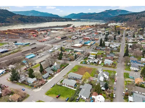 E Humboldt Street Bingen WA 98605