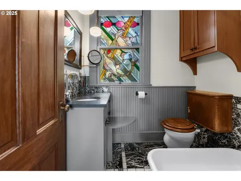 1175 11th Street Astoria OR 97103