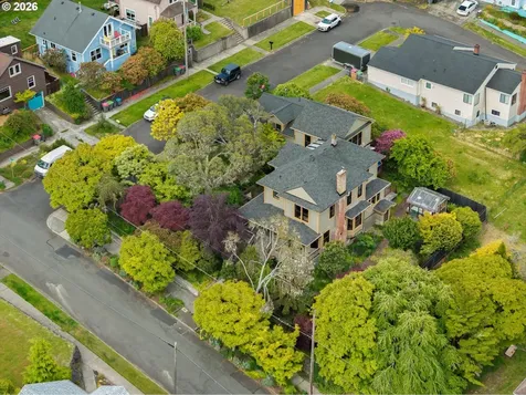 1175 11th Street Astoria OR 97103