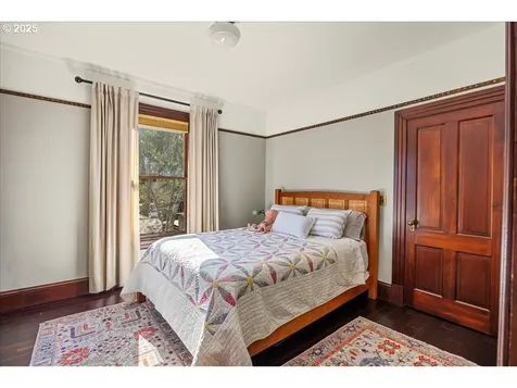 1175 11th Street Astoria OR 97103