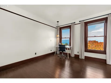 1175 11th Street Astoria OR 97103