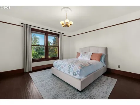 1175 11th Street Astoria OR 97103