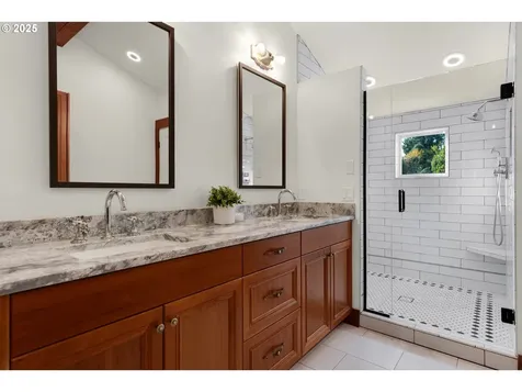 1175 11th Street Astoria OR 97103