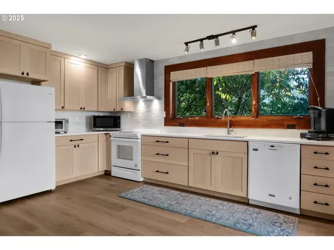1175 11th Street Astoria OR 97103