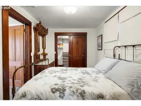 1175 11th Street Astoria OR 97103