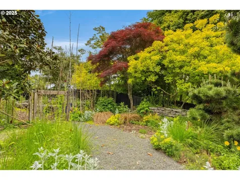 1175 11th Street Astoria OR 97103