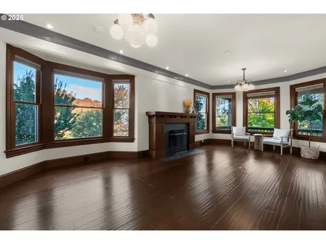 1175 11th Street Astoria OR 97103