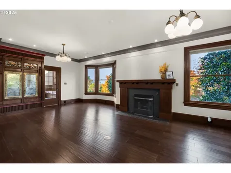 1175 11th Street Astoria OR 97103