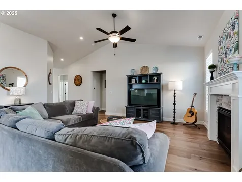 3266 Mountain Creek Lane Springfield OR 97478