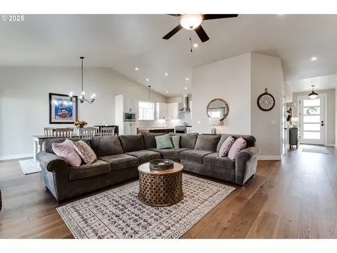 3266 Mountain Creek Lane Springfield OR 97478
