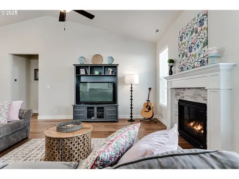 3266 Mountain Creek Lane Springfield OR 97478