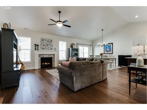3266 Mountain Creek Lane Springfield OR 97478