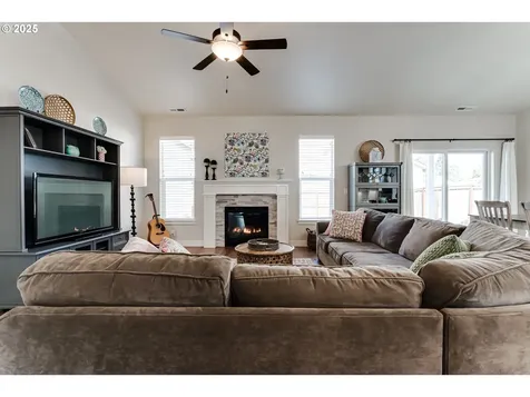 3266 Mountain Creek Lane Springfield OR 97478