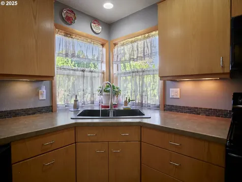 115 Whalen Loop Road Woodland WA 98674