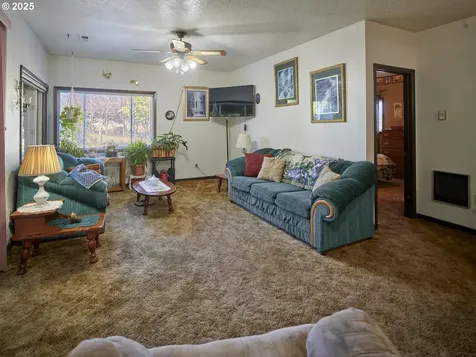 115 Whalen Loop Road Woodland WA 98674