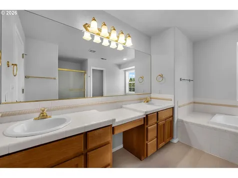 598 E Heritage Loop La Center WA 98629