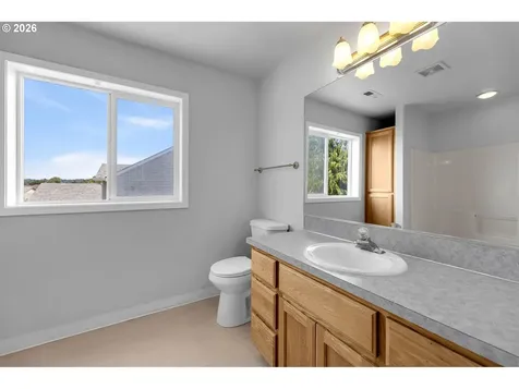 598 E Heritage Loop La Center WA 98629