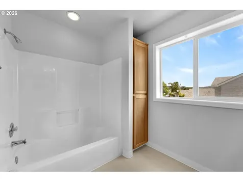 598 E Heritage Loop La Center WA 98629