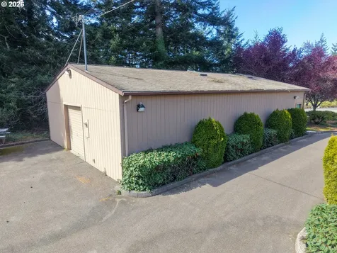 2699 N 17th Street Coos Bay OR 97420