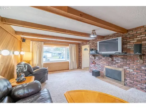 4433 41st Avenue NE Salem OR 97305