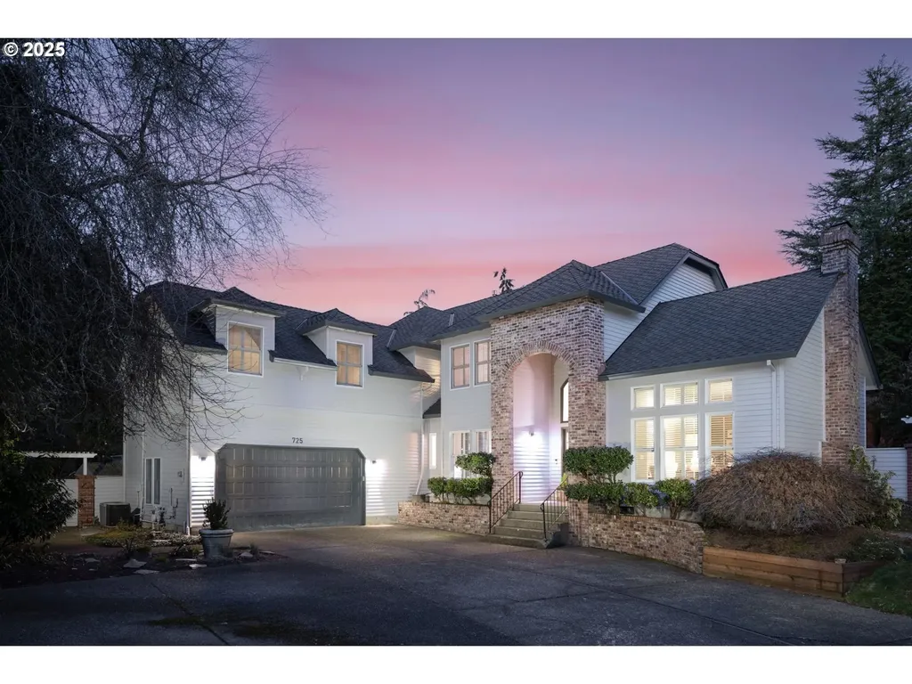 725 Oak Meadow Court Lake Oswego OR 97034
