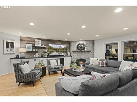 725 Oak Meadow Court Lake Oswego OR 97034