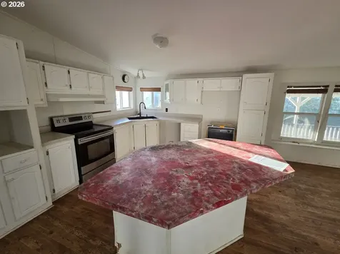 781 Pine Ridge Drive Glide OR 97443