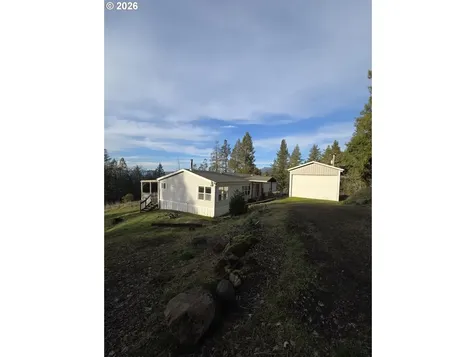781 Pine Ridge Drive Glide OR 97443