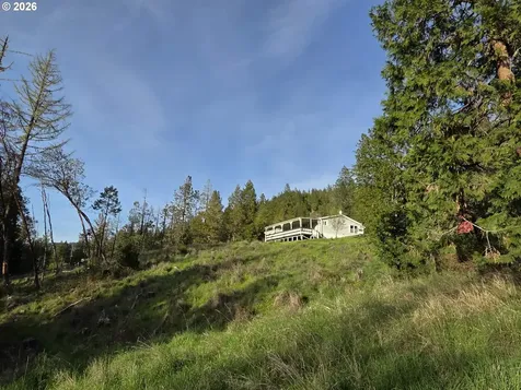 781 Pine Ridge Drive Glide OR 97443