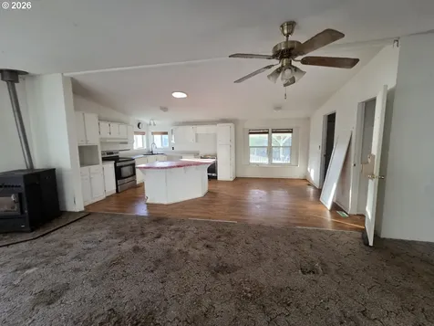 781 Pine Ridge Drive Glide OR 97443