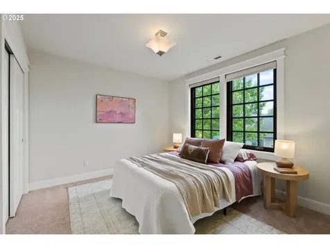 2877 SE Brooklyn Street Portland OR 97202