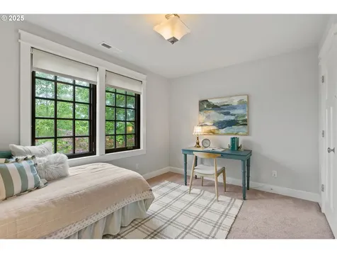 2877 SE Brooklyn Street Portland OR 97202