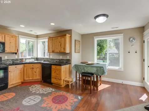 697 SE Millright Court Mcminnville OR 97128