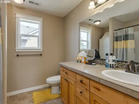 697 SE Millright Court Mcminnville OR 97128
