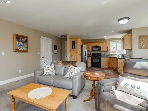 697 SE Millright Court Mcminnville OR 97128