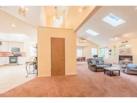 1825 NE Tide Avenue Lincoln City OR 97367