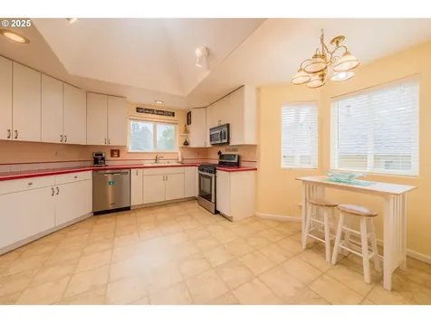 1825 NE Tide Avenue Lincoln City OR 97367