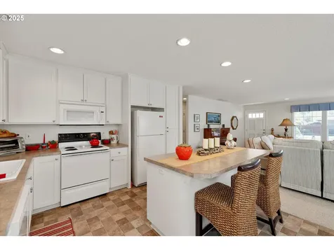 2011 N Redwood Street Canby OR 97013
