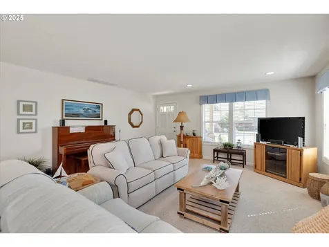 2011 N Redwood Street Canby OR 97013