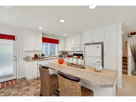 2011 N Redwood Street Canby OR 97013