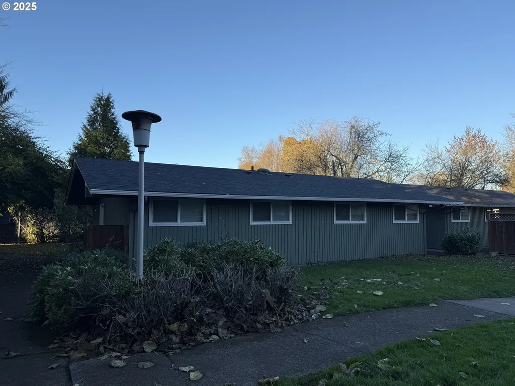 2161 W 16th Avenue Eugene OR 97402