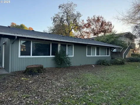2161 W 16th Avenue Eugene OR 97402