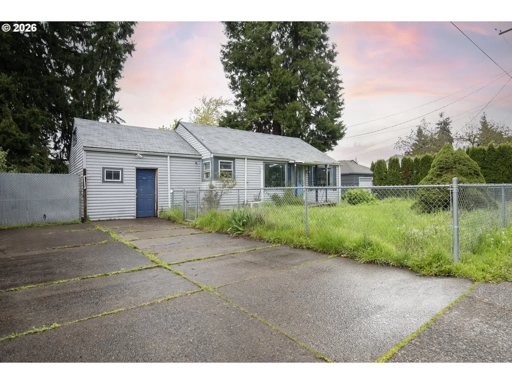 5418 A Street Springfield OR 97478