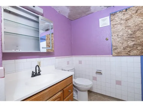 5418 A Street Springfield OR 97478