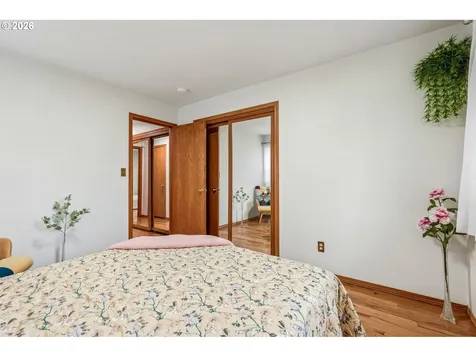 7918 SE Lincoln Street Portland OR 97215