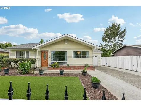7918 SE Lincoln Street Portland OR 97215