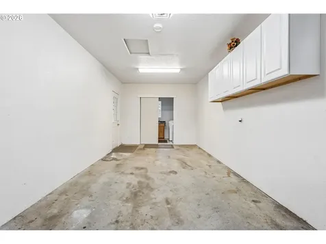 7918 SE Lincoln Street Portland OR 97215