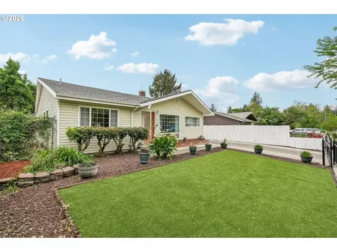 7918 SE Lincoln Street Portland OR 97215
