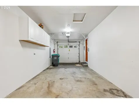 7918 SE Lincoln Street Portland OR 97215