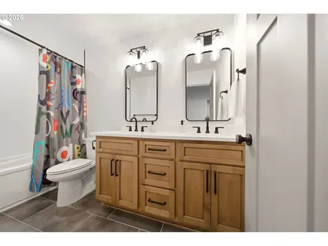 1320 S 44th Avenue Ridgefield WA 98642
